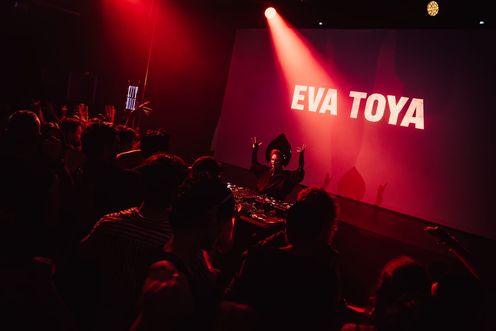 EVA TOYA projection on stage