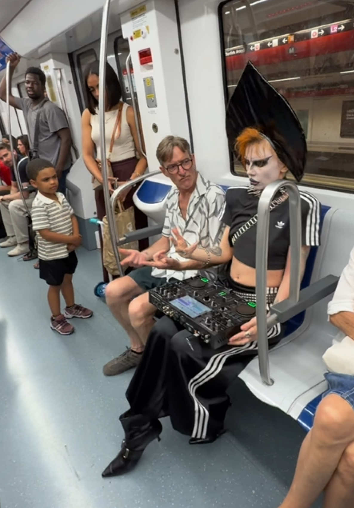 When someone feels your sound · #metrobarcelona